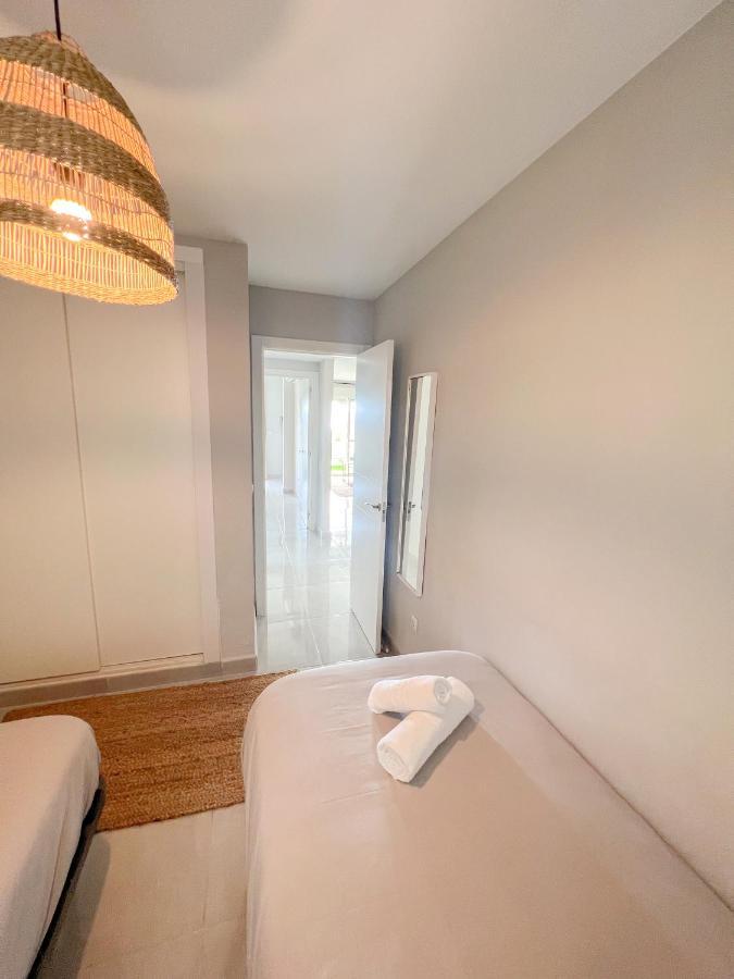 Cozy Apartment With Large Terrace Torremolinos Dış mekan fotoğraf
