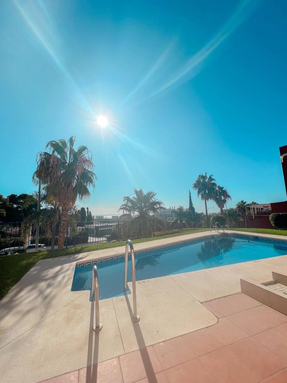 Cozy Apartment With Large Terrace Torremolinos Dış mekan fotoğraf