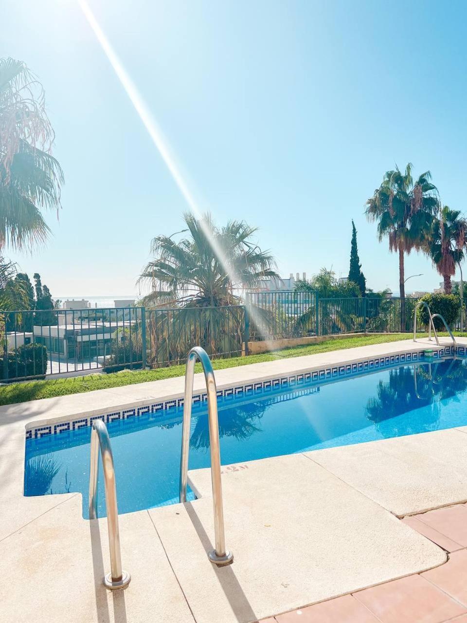 Cozy Apartment With Large Terrace Torremolinos Dış mekan fotoğraf